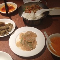 大珍樓 - カレー、ザーサイ、クラゲ、蟹いりフカヒレ