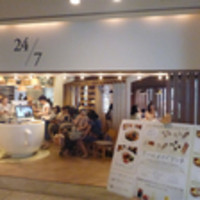 24/7 restaurant - 