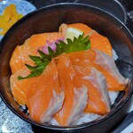 鮮活 喰で!! - ◆「サーモン食べ比べ丼」