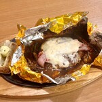 COCO'S - たっぷりチーズと国産舞茸の包み焼きハンバーグ(110g)(¥890)