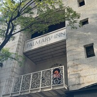 北新地しゃぶしゃぶすき焼き きらく - このビルの地下一階に