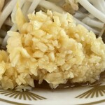 ラーメン もっけだの - 『朝食セット(ラーメン)+ニンニク』の『ラーメンニンニク』のニンニク
