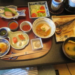 三養荘 - 中心部アップ