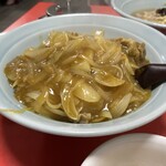 太興飯店 - カレー丼。シャキシャキ玉ねぎが美味しい！！