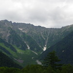 Kamikouchi Rumiesuta Hoteru - 河童橋周辺から見た穂高連峰