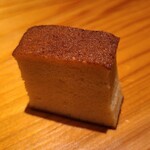 鮨 さかい - ㉔玉(芝海老と大和芋の擂り身入り)
      芝海老と大和芋で、ふっくら&しっとりの焼き上がり、穏やかな甘さが印象的です