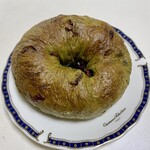 ベーカリー燈 - 天然酵母ベーグル 抹茶とクランベリーとマカダミア ¥330