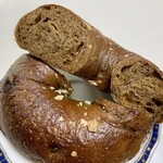 ベーカリー燈 - 天然酵母ベーグル バナナ珈琲 ¥330