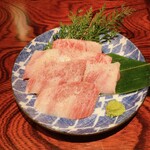 黒毛和牛焼肉うしくろ - 中トロカルビ