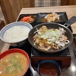 Yoshinoya - 牛カルビ焼肉&牛皿定食に単品豚皿大盛りと味噌汁を豚汁変更