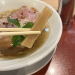 燃えよ麺助 - 特製金色貝そば