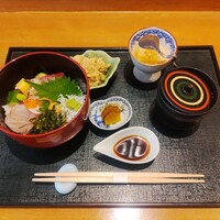お料理 とみやま - 本日の海鮮丼御膳
