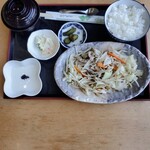 ふれあいレストラン雲の信号 - 日替わりランチ   野菜炒め定食