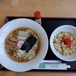 ふれあいレストラン雲の信号 - ラーメン＆半チャーハン