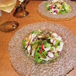 ワインキッチン コメット - 契約農家から10種類以上の無農薬野菜 オーガニックサラダ