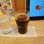 ガスト - 左から　おいしい水　アイスコーヒー