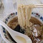 新井屋食堂 - 中細の縮れ麺♪