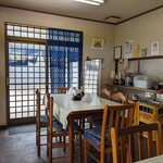 新井屋食堂 - 店内の様子♪