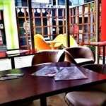 楽食FU-ZI - 一階の席から外を見た図