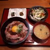 亀戸 肉しゃぶ屋 - ランチ黒毛和牛のローストビーフ丼１０００円ご飯無料大盛バージョン