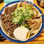肉そば てノ字 - 肉そば大盛　訳あり卵