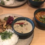 タイ料理とチーズケーキ チャップストックガーデン - 