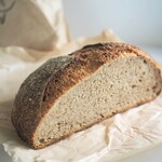 パン屋 塩見 - カンパーニュ（ハーフ）918円