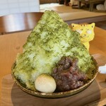 칸미도코로 테마리 - 말차 빙수 800엔(세금 포함) ※각도를 조금 바꿔서