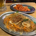 韓国料理居酒屋 韓兵衛 - チャプチェとキムチ
