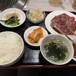 サラン - ハラミ定食