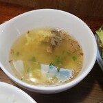 キッチン ブルー グローブ - 中華玉子スープのアップ