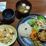 雑貨と野菜のカフェ＆バル あじゅ - 