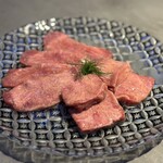 焼肉ここのみ - 上タン、厚切りタン　塩だれで登場　レモンがなくても旨々