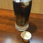キッチン ブルー グローブ - ミルクを入れます