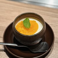 焼肉うしごろ 横浜店 - 濃厚マンゴーソースのブランマンジェ