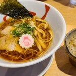 Menya Toraiwa - いわし削節ラーメン900円