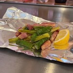 おきらくや - アスパラベーコン