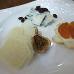 IL PINOLO LEVITA - フォルマッジオミスト　1000円
      ゴルゴンゾーラ　パルミジャーノレジャーノ他