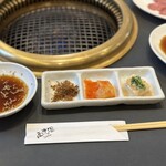 Seikouen - ランチ定食はご飯とミニサラダとスープも付いてます