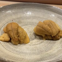 鮨 十兵衛 - ←敦賀産赤雲丹、→小浜産赤雲丹