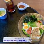 Youmenya Goemon - 最初に夏野菜と豆腐の和風サラダ