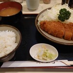 丸和 - とんかつ定食　¥1,500