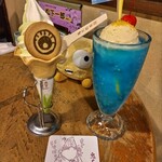 鬼太郎茶屋 - 「ミックスソフトクリーム」「鬼太郎ソーダフロート」