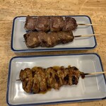 かぶら屋 - 串焼き　手前から　シロ､レバー､タン