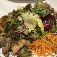 ヌガ - メリメロサラダ