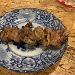 鳥ぶら - 赤ひも（心臓のまわりの希少部位7羽分）180円