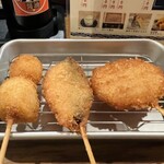 伊勢角屋麦酒 - 串 うずらのたまご 198円、アジ大葉 220円、れんこん 176円
            2023年7月22日