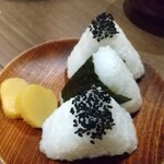 一鶴 - おむすびを肉汁に漬けて頂きました。