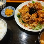 仁亭 - 鶏唐サラダ定食　960円