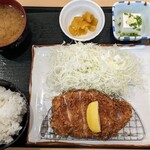 Tonkatsu Ise -  土日祝の個数限定「厚切りロースかつ定食」